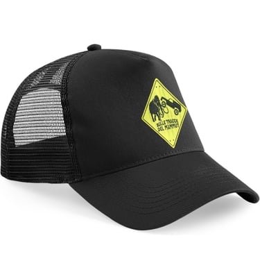 Cappello con visiera piatta
